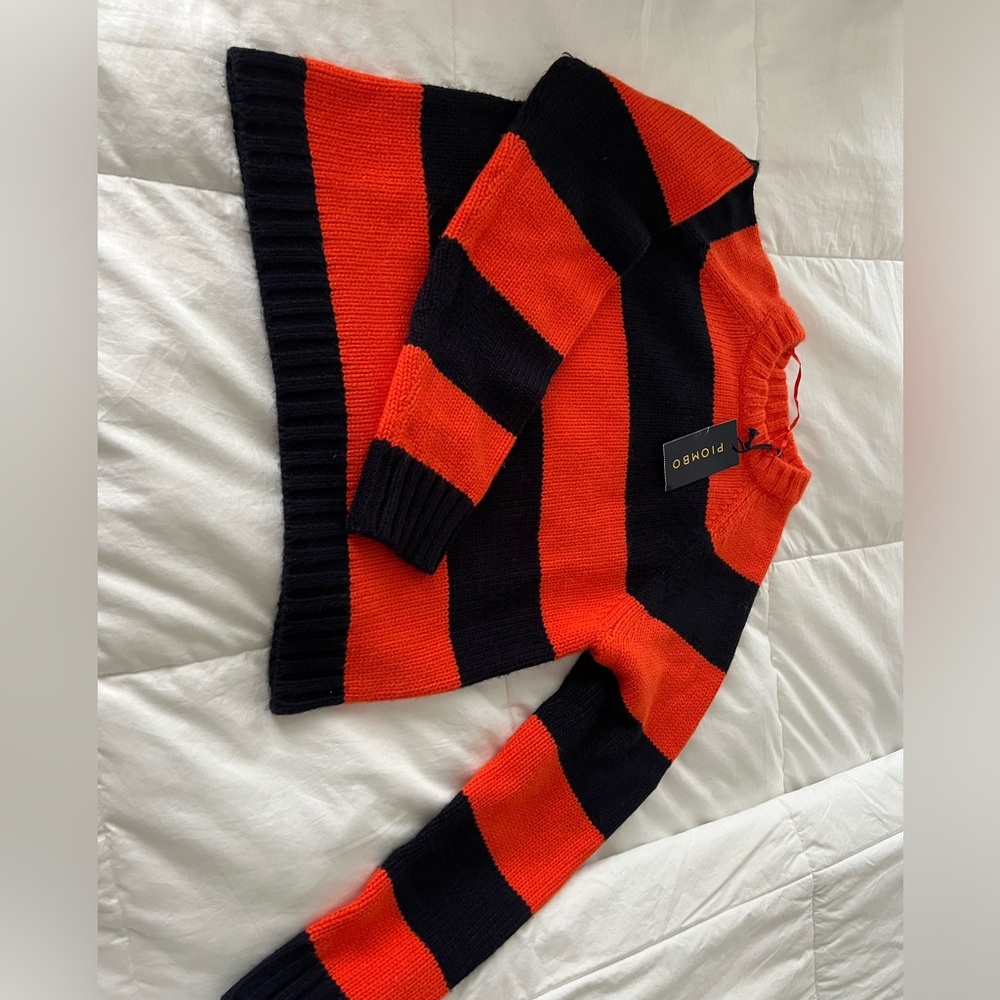 NWT PIOMBO sweater size small
